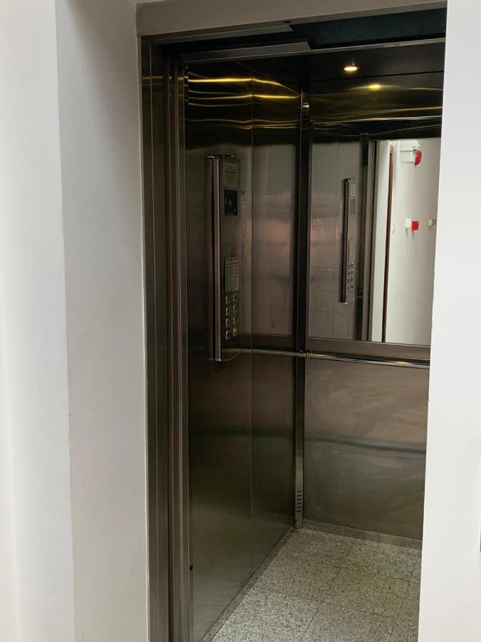 Centru Unirii Luxury Vip Apartament 2 Camere 98 Mp ! Parcare Subterana Privata Incalzita Iarna Si Climatizata Vara Doar Cu Rezervare In Limita Locurilor Disponibile ! Proprietate In Regim Hoteliep - Nu Are Bucatarie ! Бухарест Екстер'єр фото