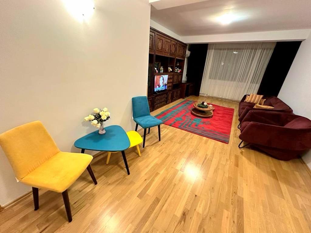 Centru Unirii Luxury Vip Apartament 2 Camere 98 Mp ! Parcare Subterana Privata Incalzita Iarna Si Climatizata Vara Doar Cu Rezervare In Limita Locurilor Disponibile ! Proprietate In Regim Hoteliep - Nu Are Bucatarie ! Бухарест Екстер'єр фото