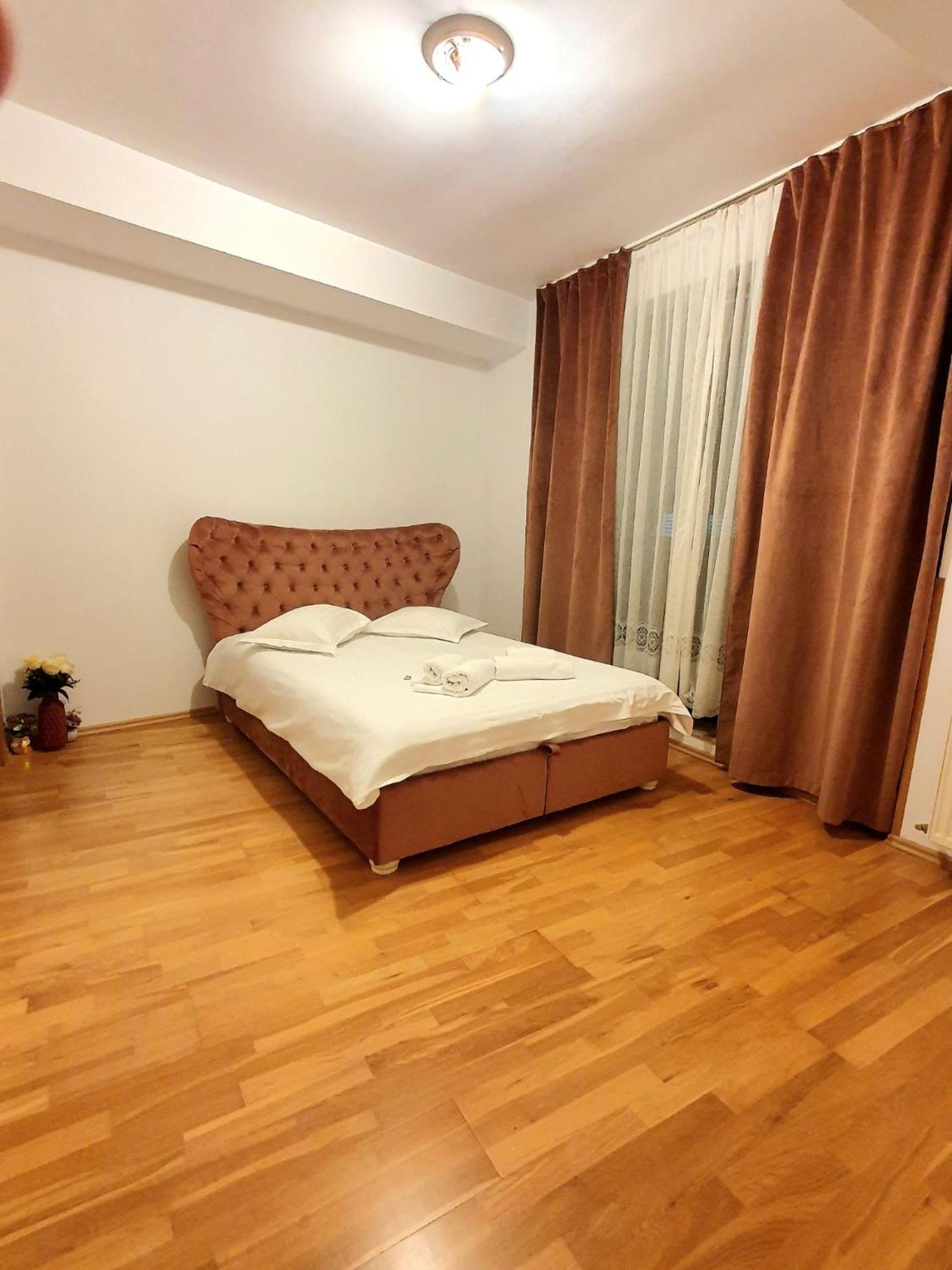 Centru Unirii Luxury Vip Apartament 2 Camere 98 Mp ! Parcare Subterana Privata Incalzita Iarna Si Climatizata Vara Doar Cu Rezervare In Limita Locurilor Disponibile ! Proprietate In Regim Hoteliep - Nu Are Bucatarie ! Бухарест Екстер'єр фото